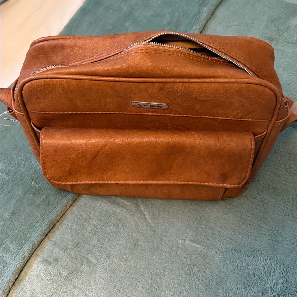 Samsonite Cordoba Tan Leather Accessory
